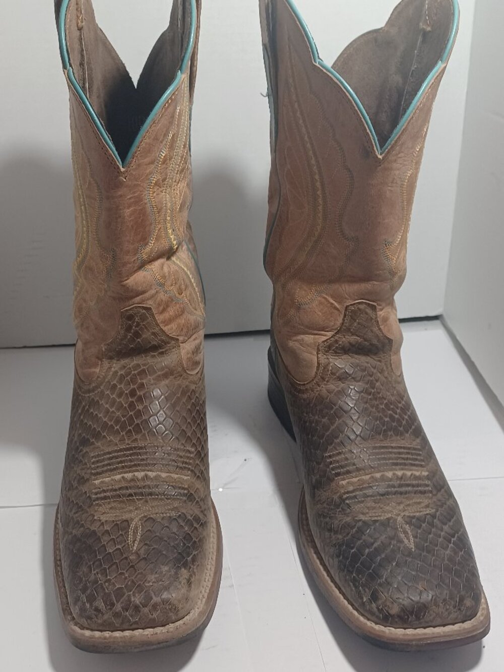Ariat Women's Snake Skin and Leather Cowboy Boots Size 10B